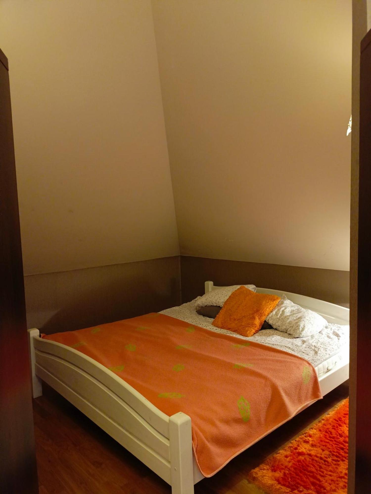 Bed and Breakfast Dwor Pod Rozami Smolec Номер фото