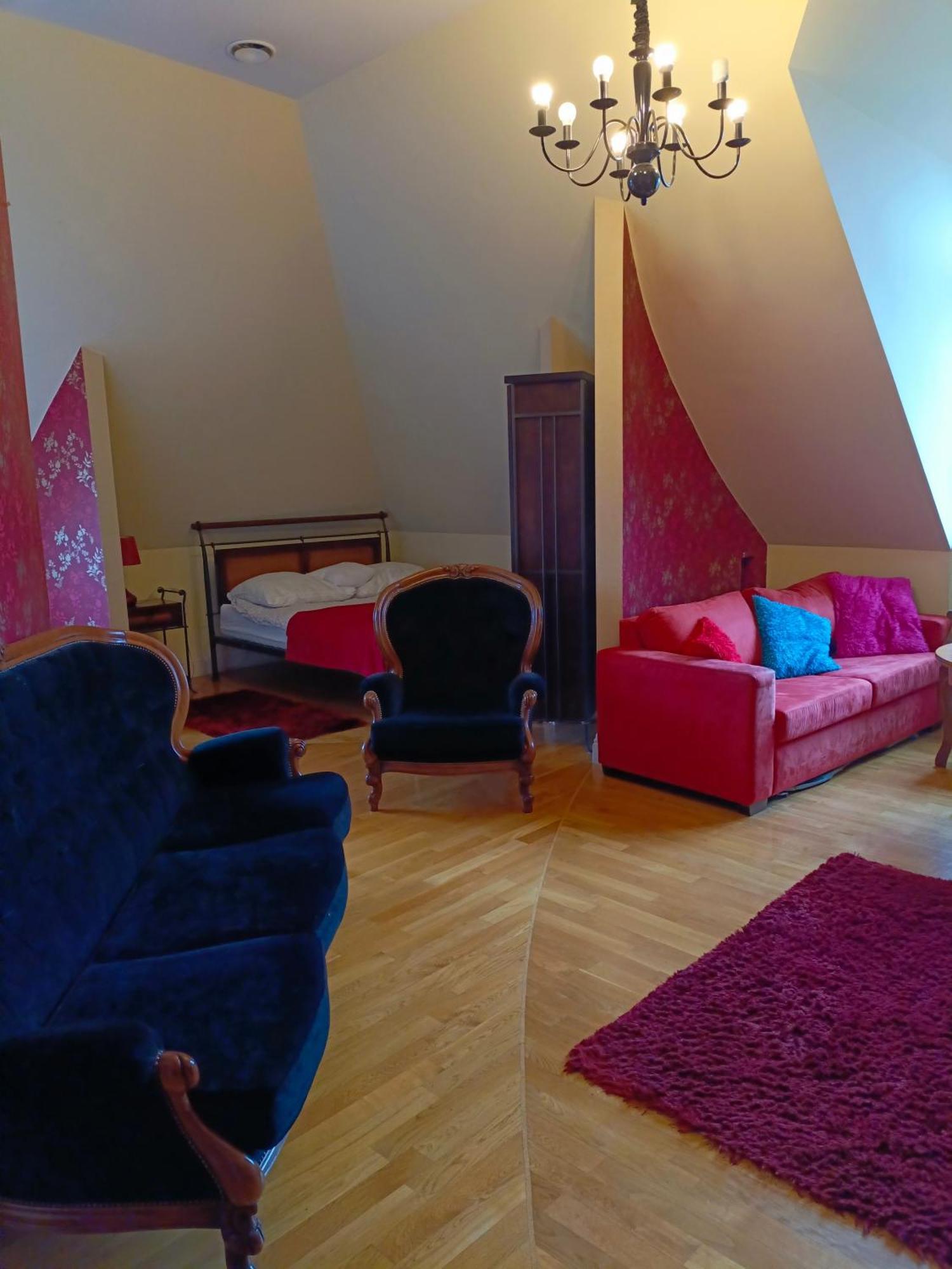 Bed and Breakfast Dwor Pod Rozami Smolec Номер фото